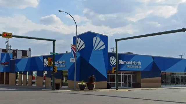 100 1st Avenue West, Nipawin, SK exterior